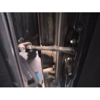 RETENEDOR PUERTA TRASERA DERECHA 