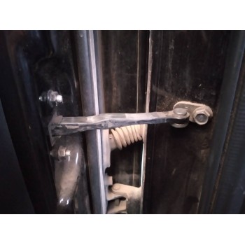 RETENEDOR PUERTA TRASERA IZQUIERDA 
