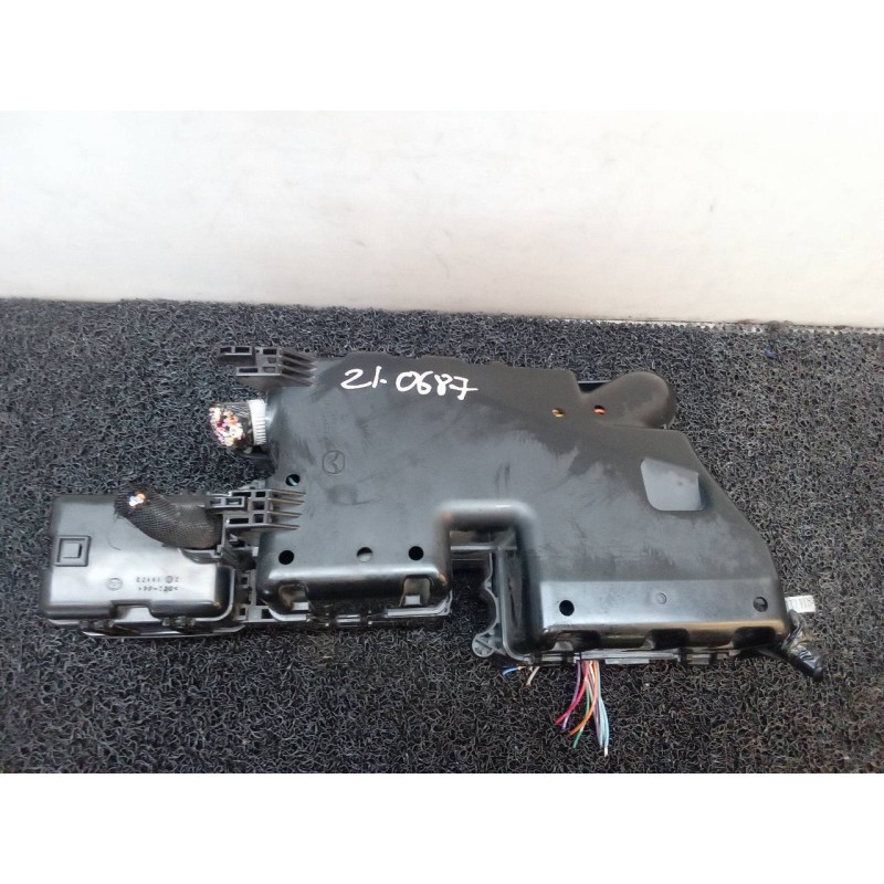 Recambio de caja reles / fusibles para mazda 3 lim. (bl) active referencia OEM IAM K2441 - Blanco 3