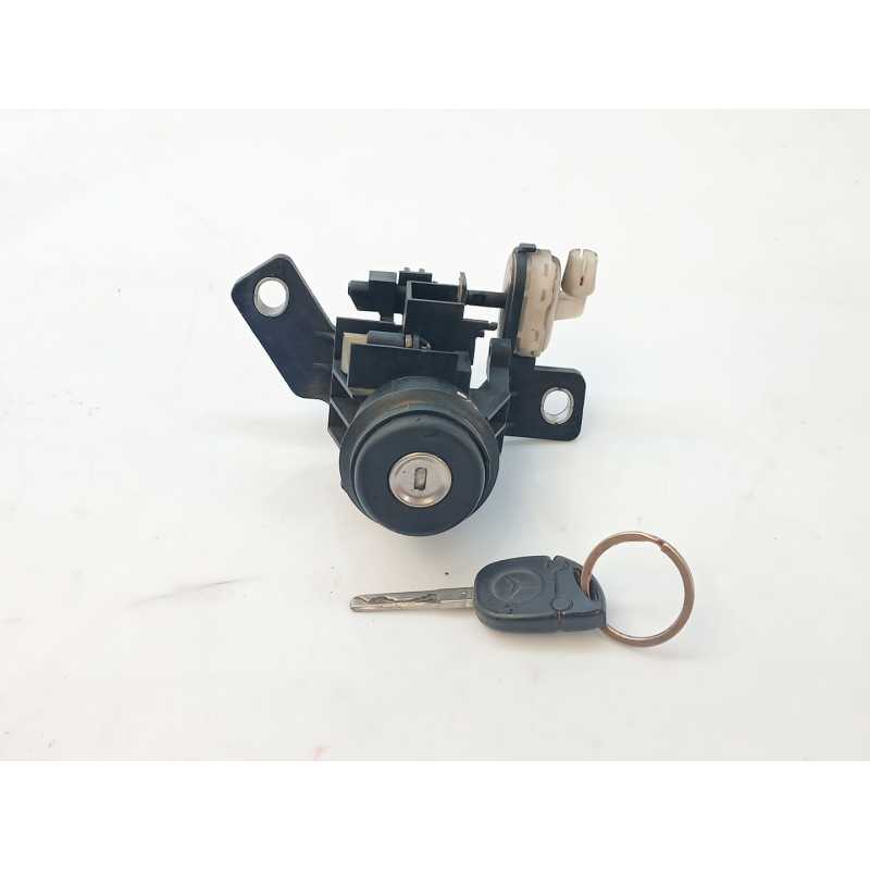 Recambio de bombin porton trasero para mercedes-benz clase a (w168) a 170 cdi (168.008) referencia OEM IAM A168740091 - Blanco