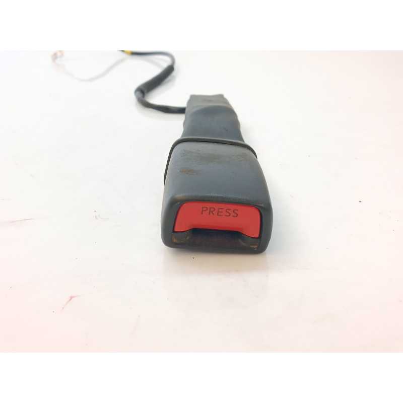 Recambio de enganche cinturon delantero izquierdo para toyota aygo (_b1_) 1.0 (kgb10_) referencia OEM IAM 15355 K750704 