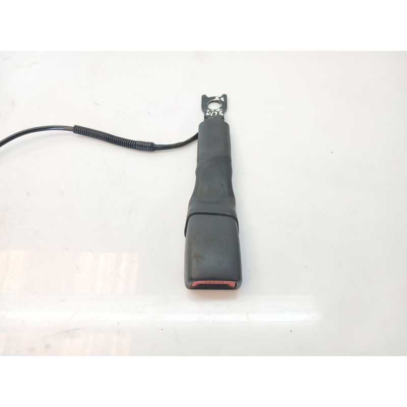 Recambio de enganche cinturon delantero izquierdo para toyota aygo (_b1_) 1.0 (kgb10_) referencia OEM IAM 15355 K750704 - Blanco 3