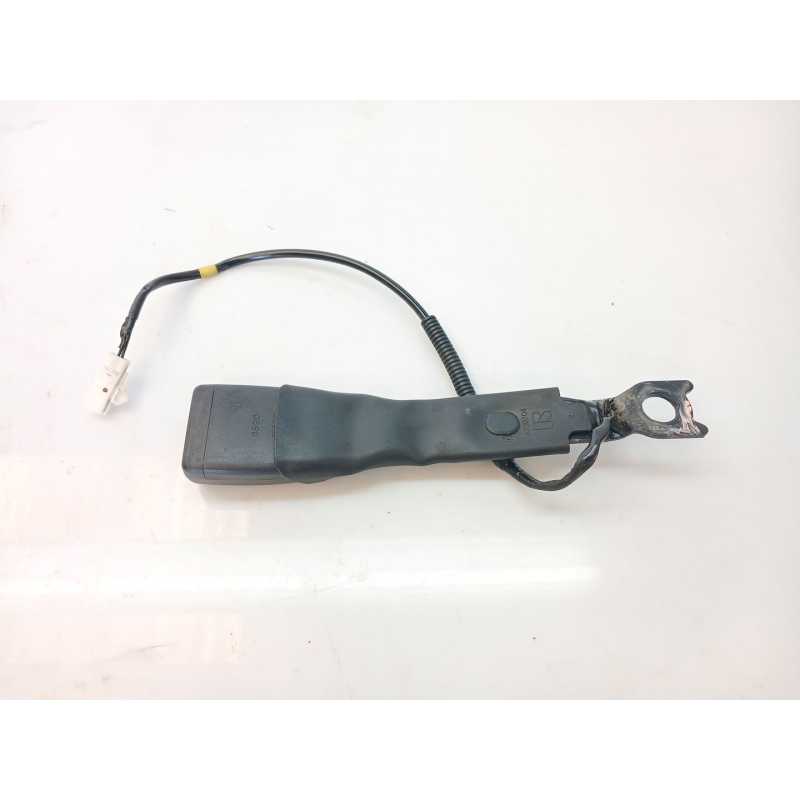 Recambio de enganche cinturon delantero izquierdo para toyota aygo (_b1_) 1.0 (kgb10_) referencia OEM IAM 15355 K750704 - Blanco 4