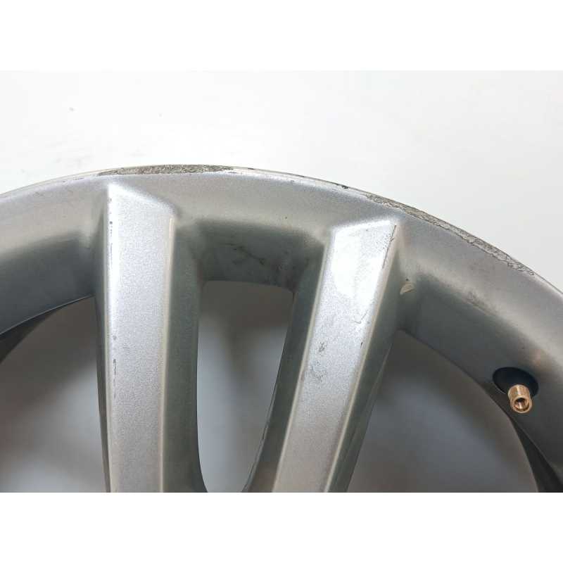 Recambio de llanta para toyota auris active referencia OEM IAM 42611YY250 2