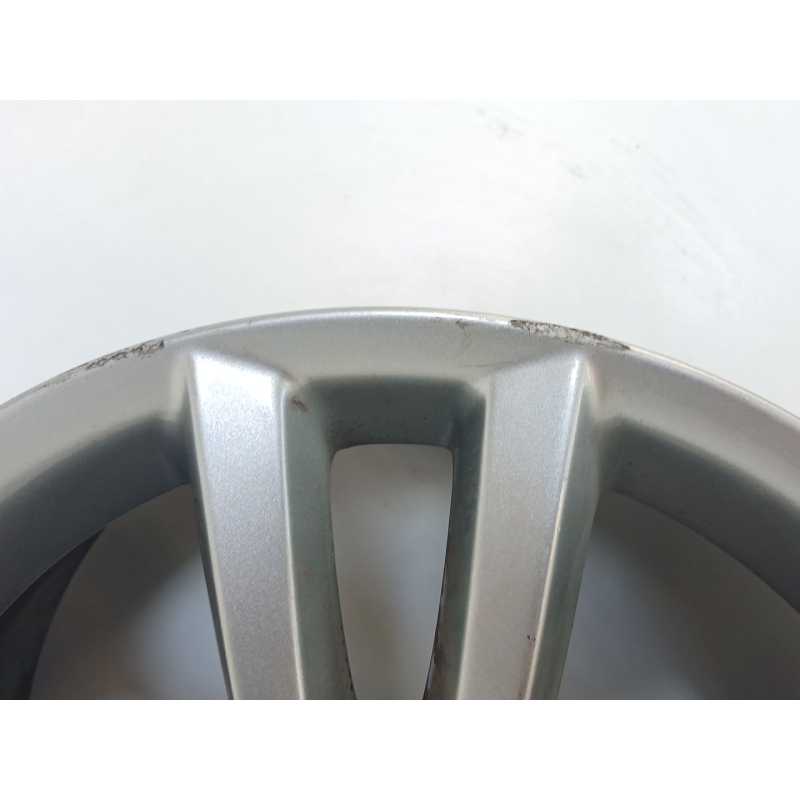 Recambio de llanta para toyota auris active referencia OEM IAM 42611YY250 3