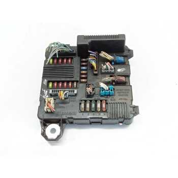 CAJA RELES / FUSIBLES 8200306033A 