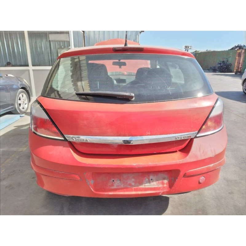 opel astra h berlina del año 2004