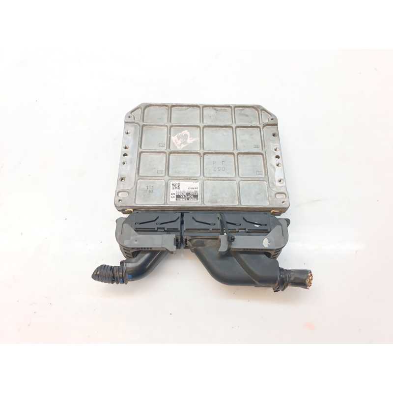 Recambio de centralita motor uce para toyota auris active referencia OEM IAM 8966102S50 MB2753004894 3