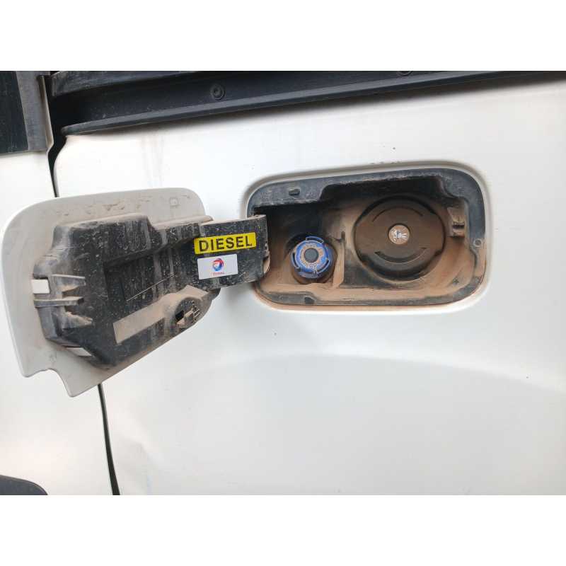 Recambio de tapa exterior combustible para citroën berlingo station wagon live edition referencia OEM IAM - Blanco 2