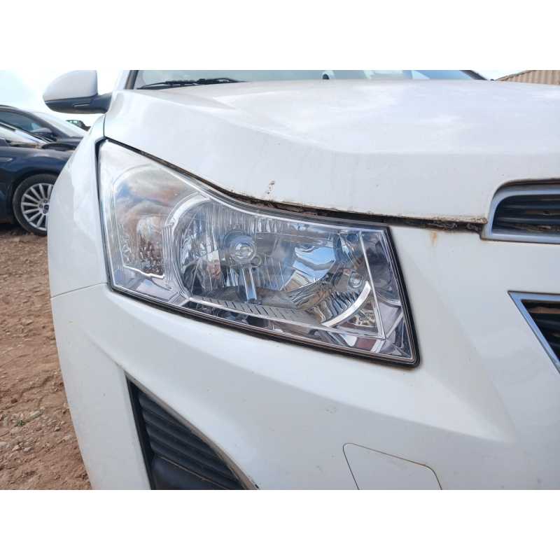 Recambio de faro derecho para chevrolet cruze lt referencia OEM IAM   