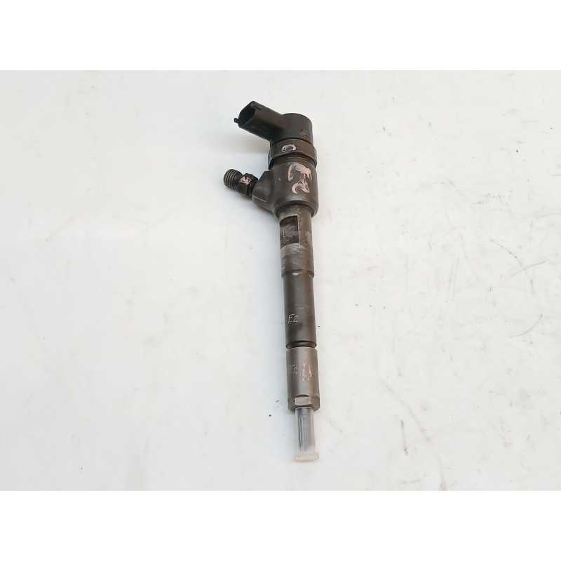 Recambio de inyector para fiat 500 l (330) trekking referencia OEM IAM 0445110351 BOSCH 