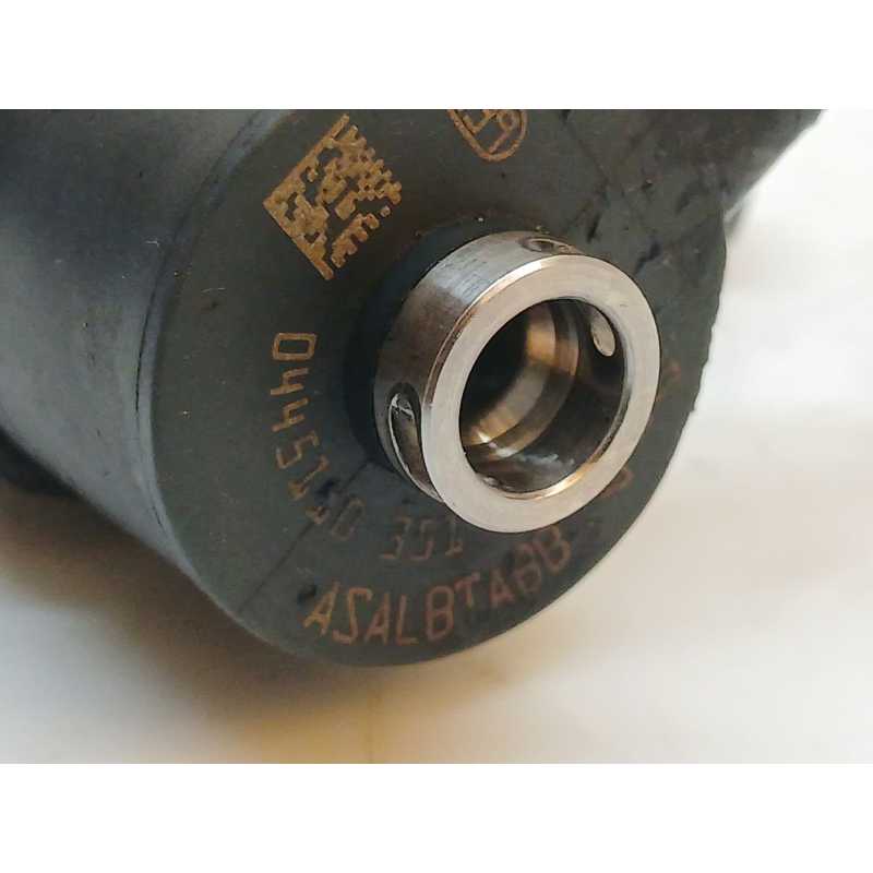 Recambio de inyector para fiat 500 l (330) trekking referencia OEM IAM 0445110351 BOSCH - Amarillo 2