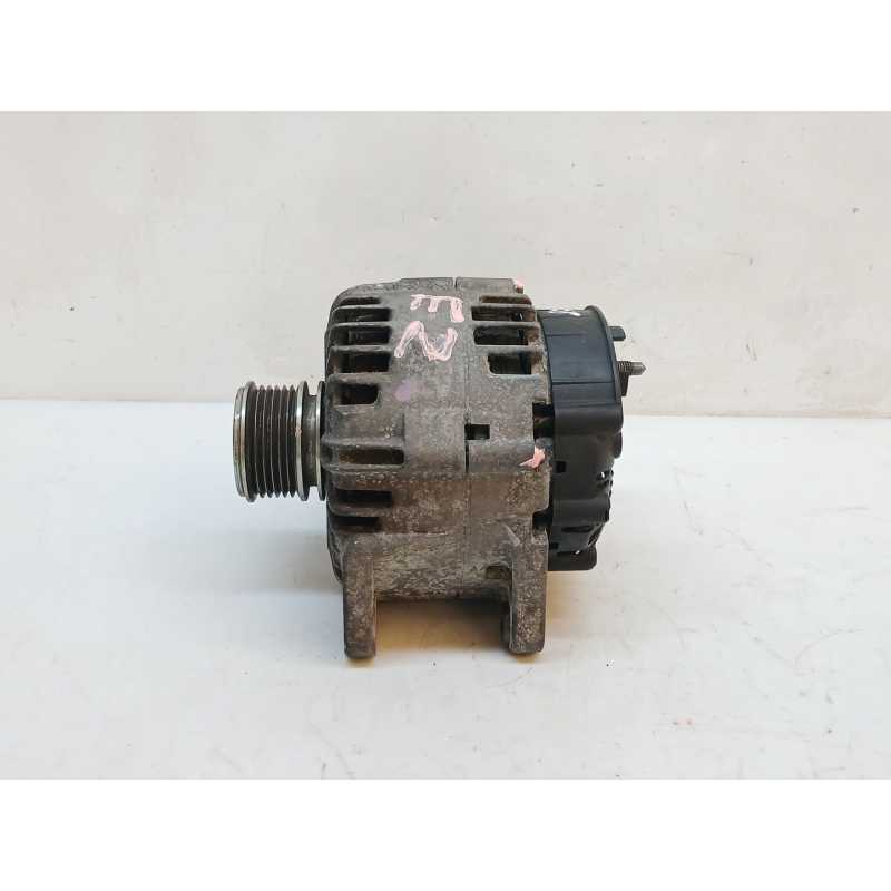 Recambio de alternador para renault megane iii coupe dynamique referencia OEM IAM 231000026R TG15C146 