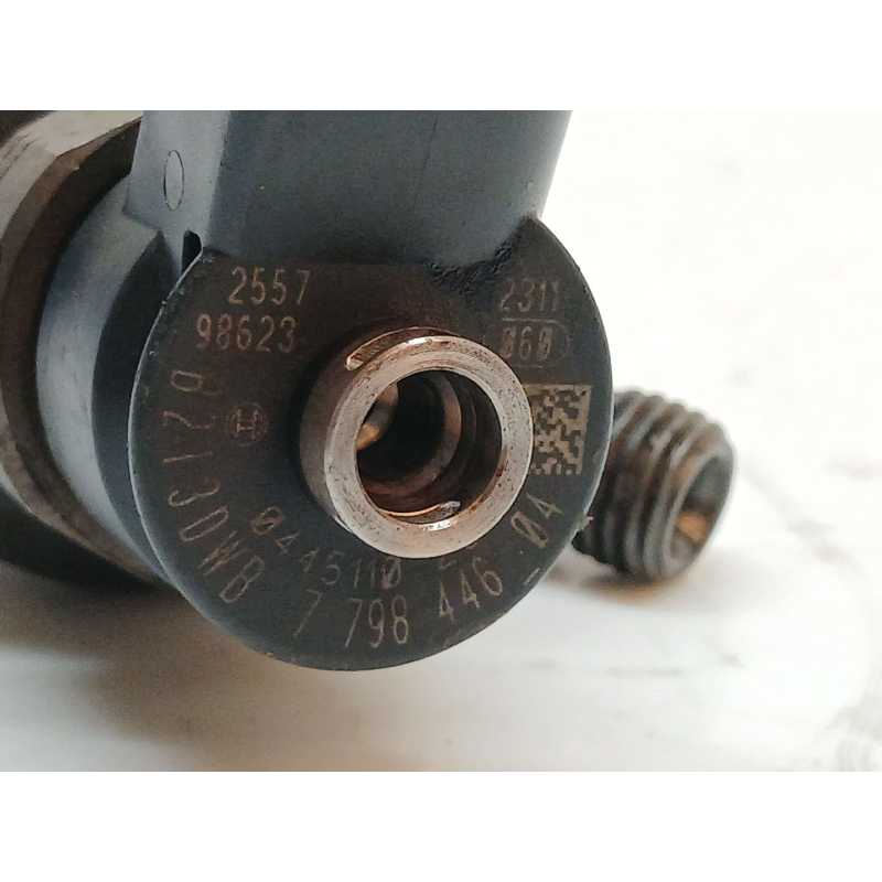 Recambio de inyector para bmw serie 1 berlina (e81/e87) 118d referencia OEM IAM 0445110289 - Blanco 2