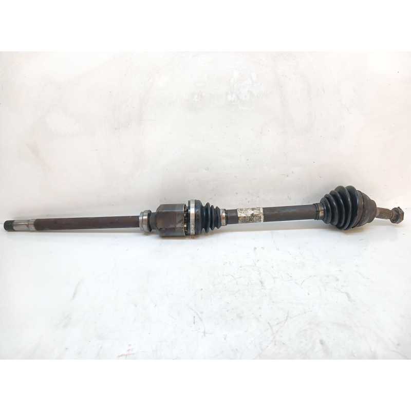Recambio de transmision delantera derecha para peugeot 3008 confort referencia OEM IAM 9684135480  
