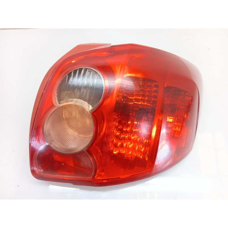 Recambio de piloto trasero derecho para toyota auris active referencia OEM IAM 8155002380  