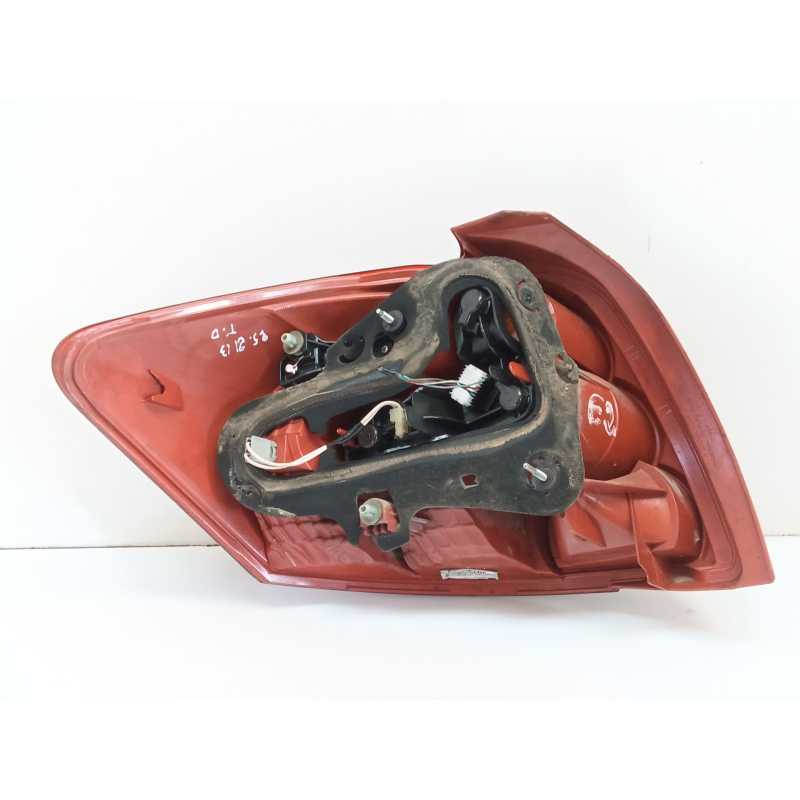 Recambio de piloto trasero derecho para toyota auris active referencia OEM IAM 8155002380 - Negro 3