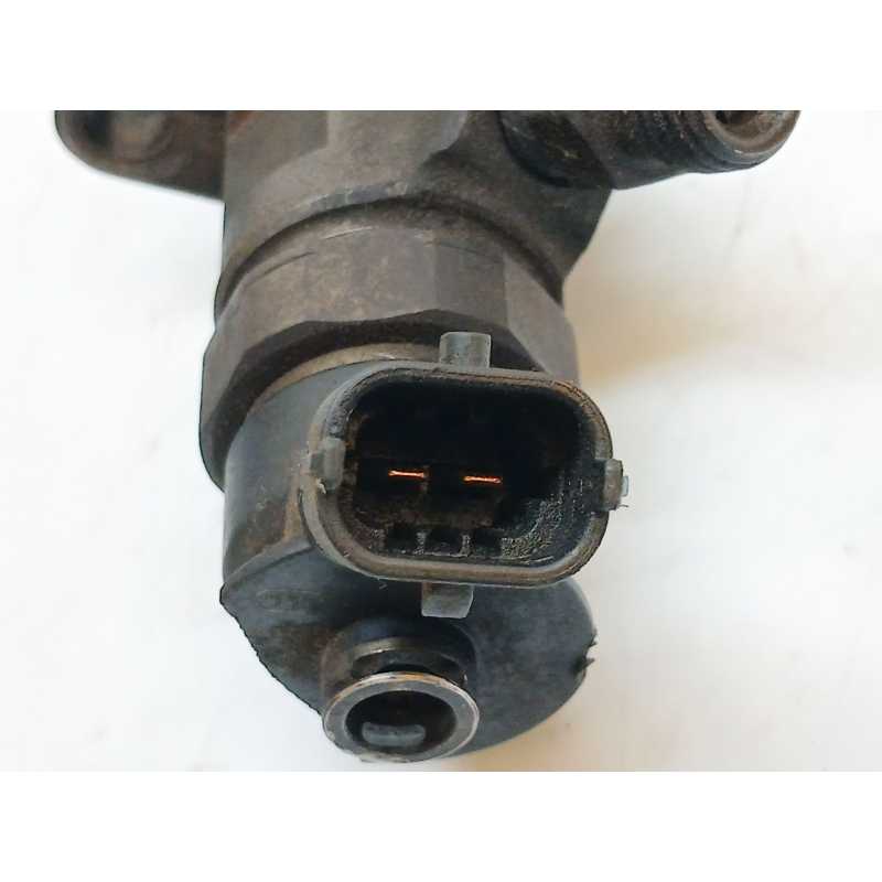 Recambio de inyector para peugeot 308 confort referencia OEM IAM 0445110311 - Negro 3