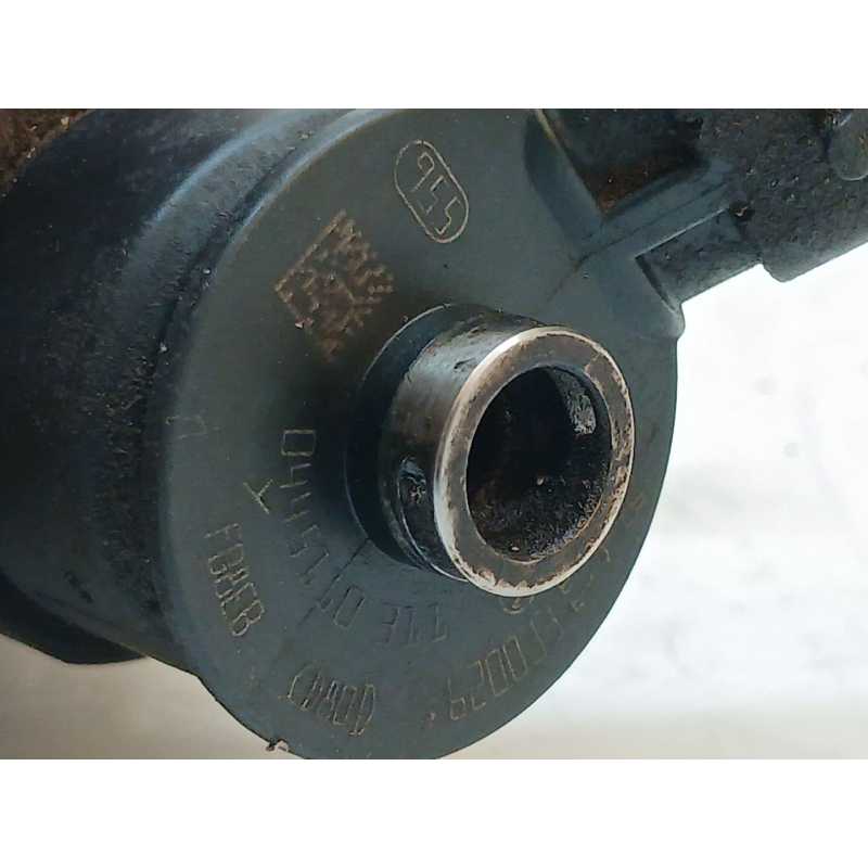 Recambio de inyector para peugeot 308 confort referencia OEM IAM 0445110311 - Negro 2