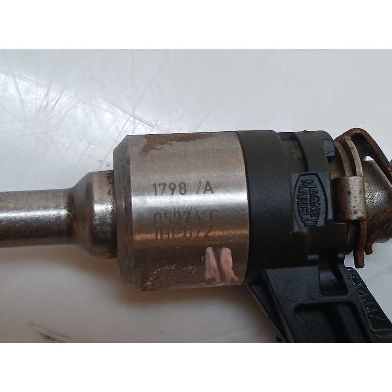Recambio de inyector para seat leon (1p1) reference referencia OEM IAM 1798A 169D08 CAXC - Rojo 2