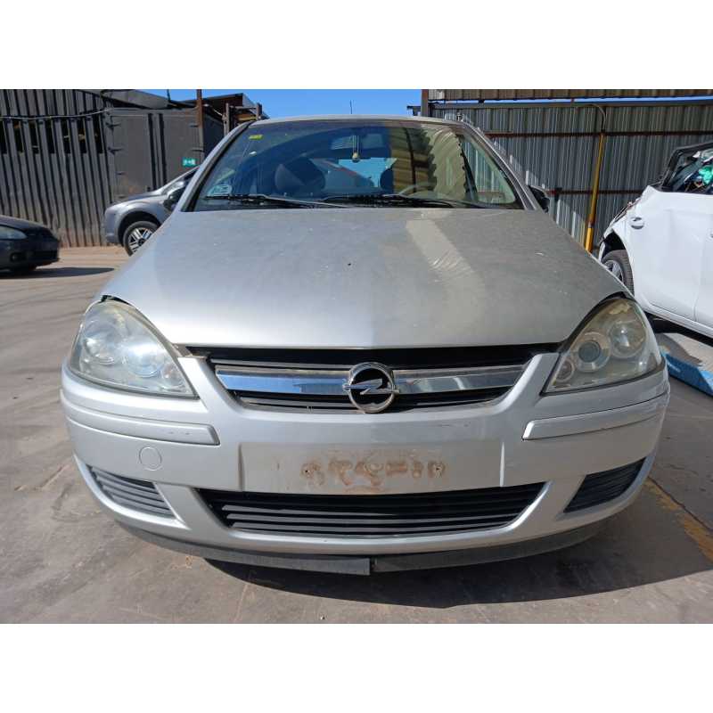 opel corsa c (x01) del año 2004