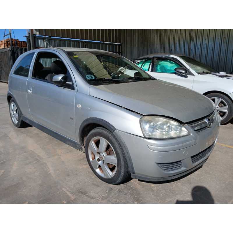 opel corsa c (x01) del año 2004