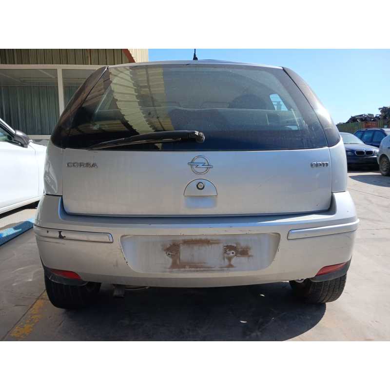 opel corsa c (x01) del año 2004