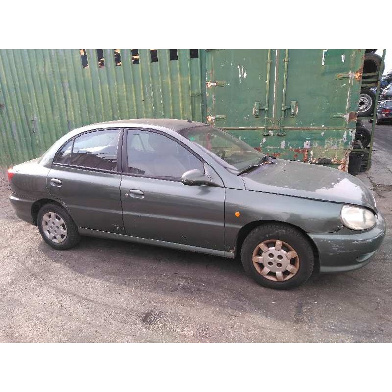 kia rio del año 2001