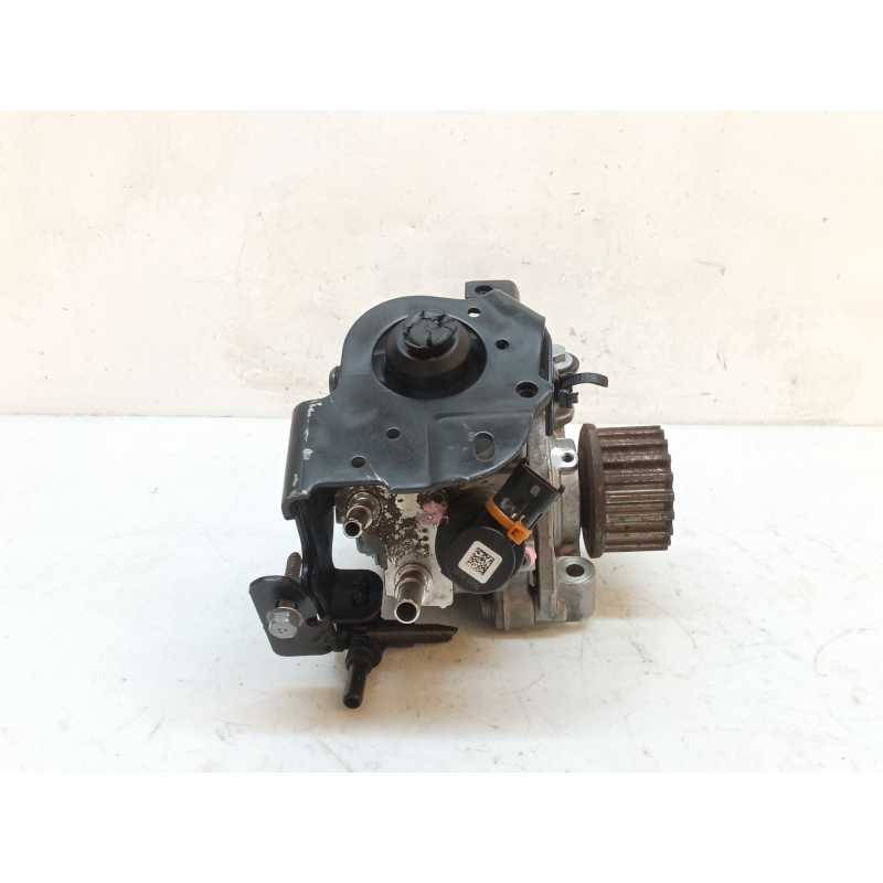 Recambio de bomba inyeccion para dacia sandero stepway referencia OEM IAM 0445010704 H8201434847 4