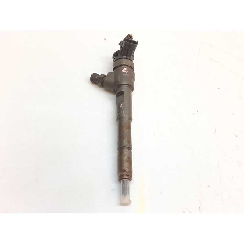 Recambio de inyector para dacia sandero stepway referencia OEM IAM 0445110652  