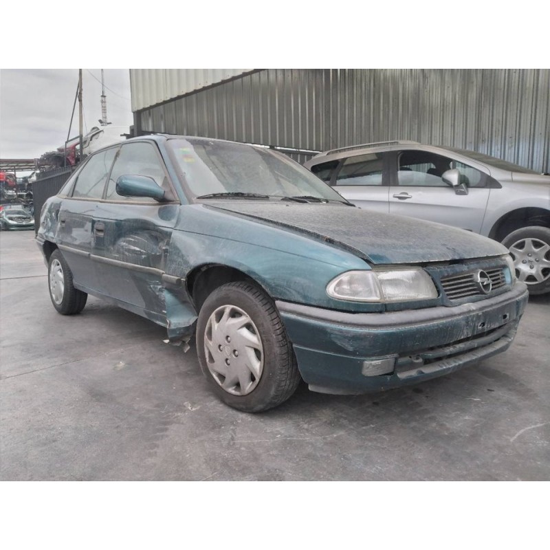 opel astra f berlina del año 1997