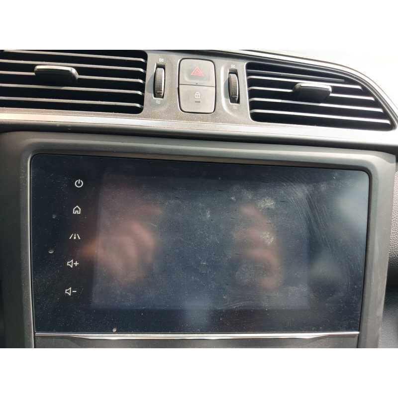Recambio de pantalla multifuncion para renault kadjar limited referencia OEM IAM   