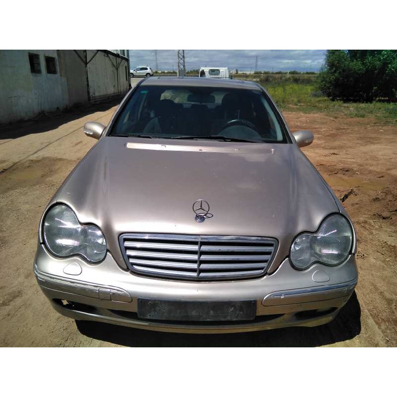 mercedes-benz clase c (w203) berlina del año 2002