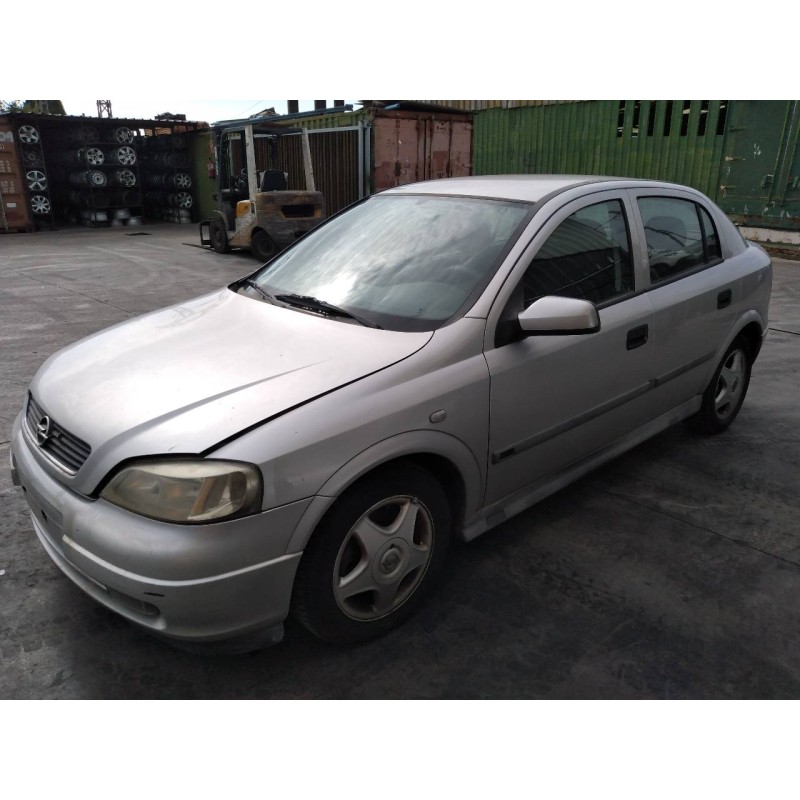 opel astra g berlina del año 2000