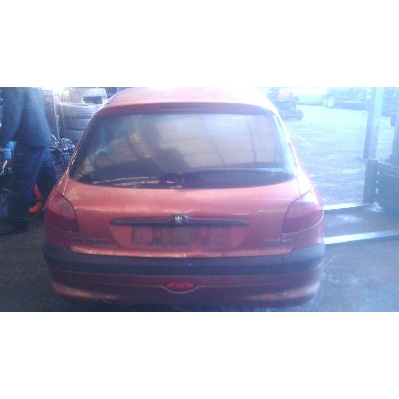 peugeot 206 berlina del año 2001