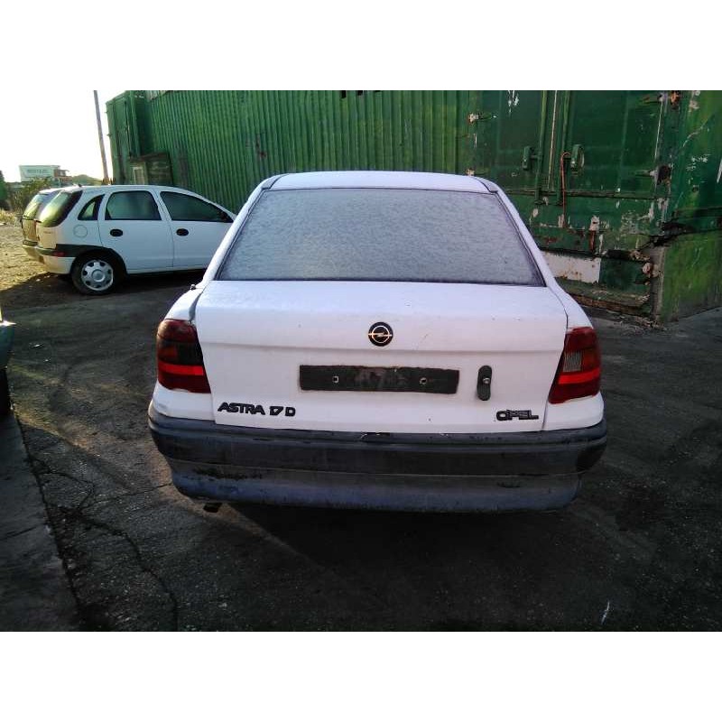 opel astra f berlina del año 1993