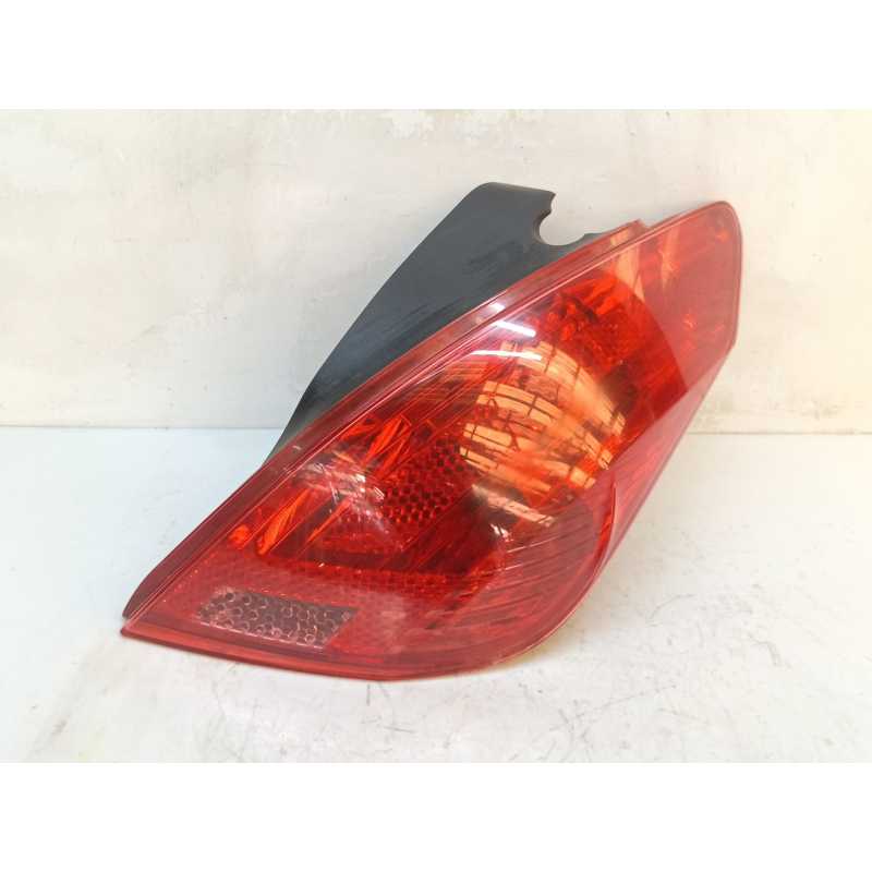 Recambio de piloto trasero derecho para peugeot 308 sport referencia OEM IAM 9680425680  