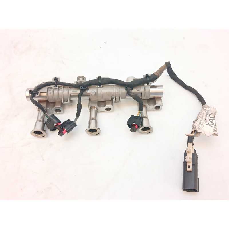 Recambio de rampa inyectora para ford focus st-line referencia OEM IAM H6BG9D280AA  