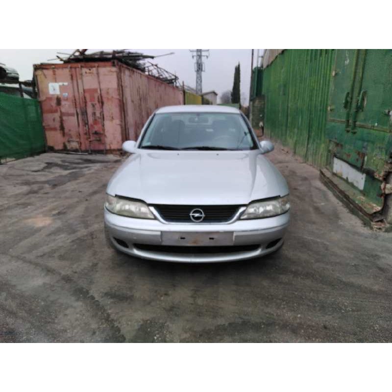 opel vectra b berlina del año 2001