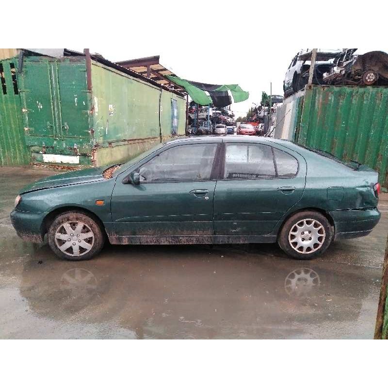 nissan primera berlina (p11) del año 2000