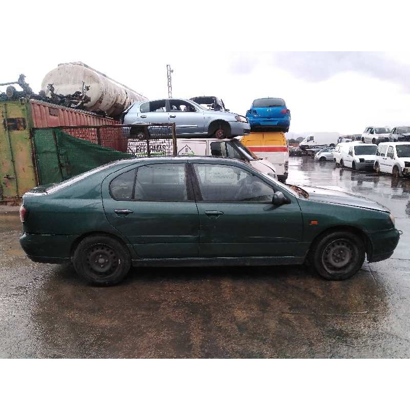 nissan primera berlina (p11) del año 2000