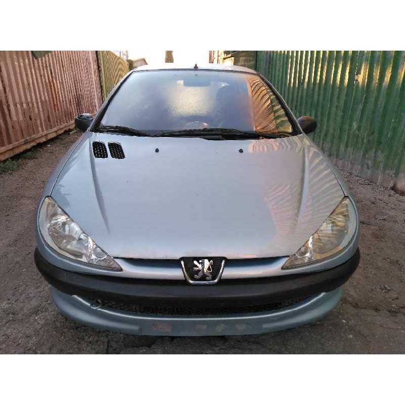 peugeot 206 berlina del año 2004