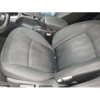 ASIENTO DELANTERO IZQUIERDO 