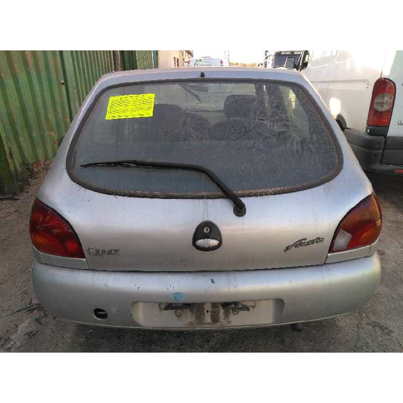 ford fiesta berlina del año 1997