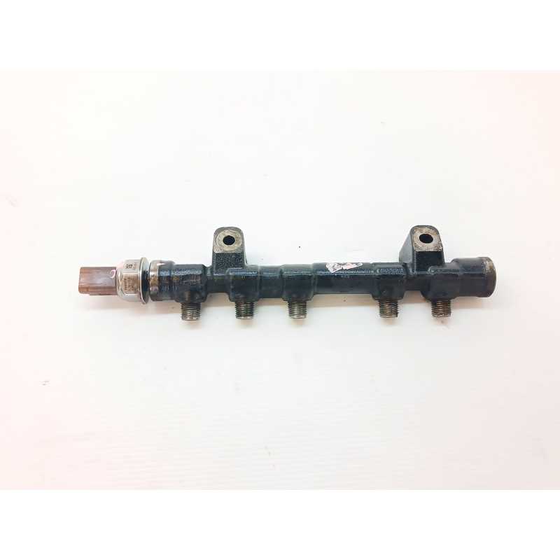 Recambio de rampa inyectora para peugeot 3008 allure referencia OEM IAM 9804776780 0445214318 3
