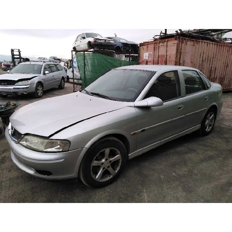 opel vectra b berlina del año 2001