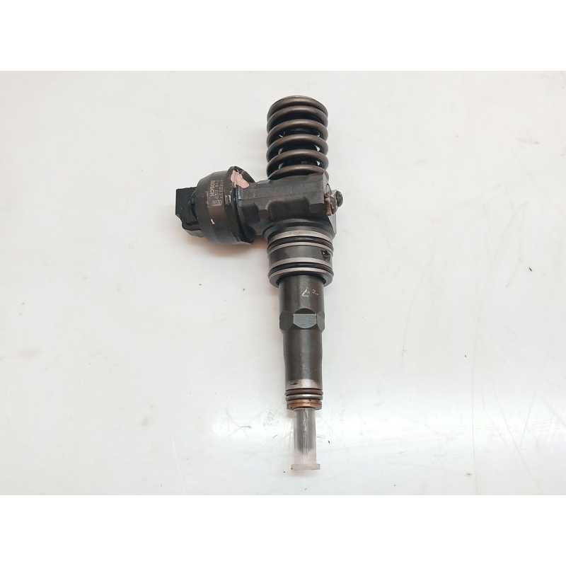 Recambio de inyector para volkswagen polo (9n1) highline referencia OEM IAM 0414720037 038130073AJ 