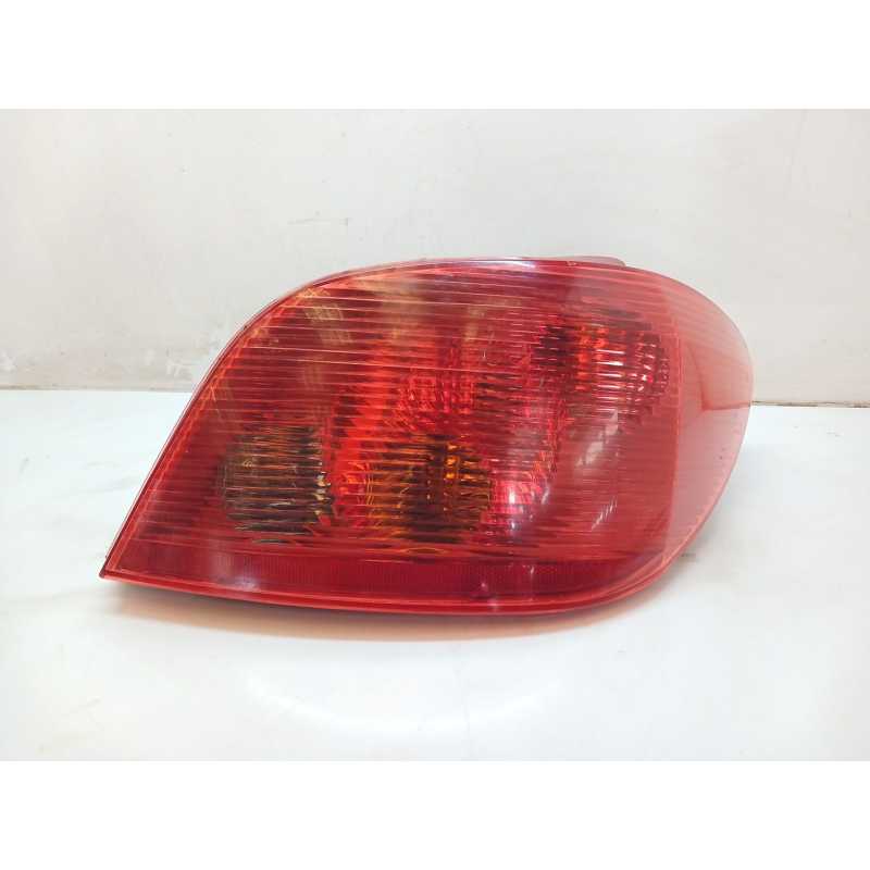 Recambio de piloto trasero derecho para peugeot 307 (3a/c) 1.6 16v referencia OEM IAM 03196558  