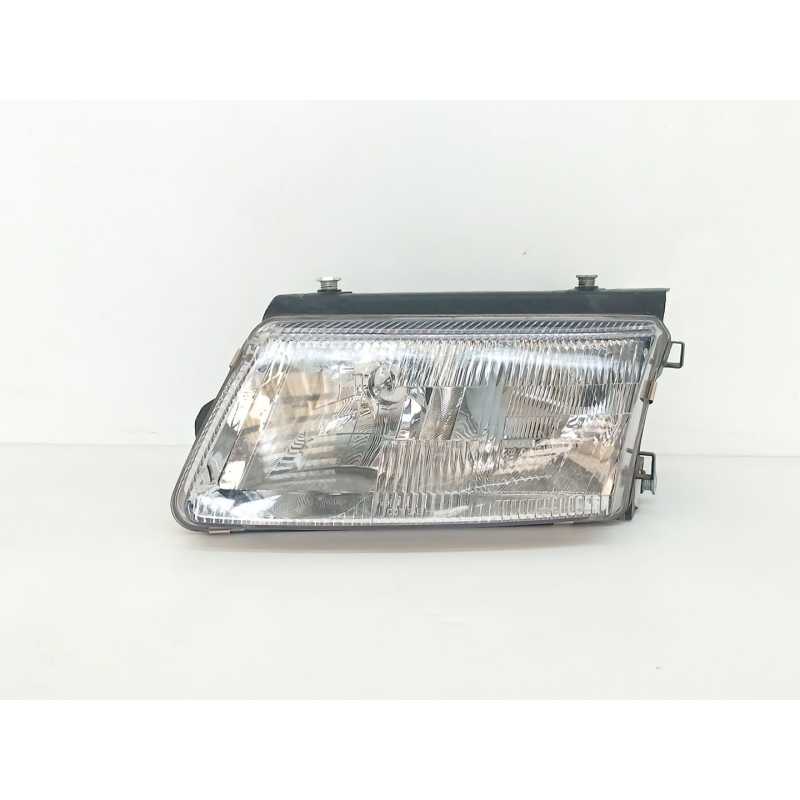 Recambio de faro izquierdo para volkswagen passat b5 (3b2) 1.9 tdi referencia OEM IAM 04252110  