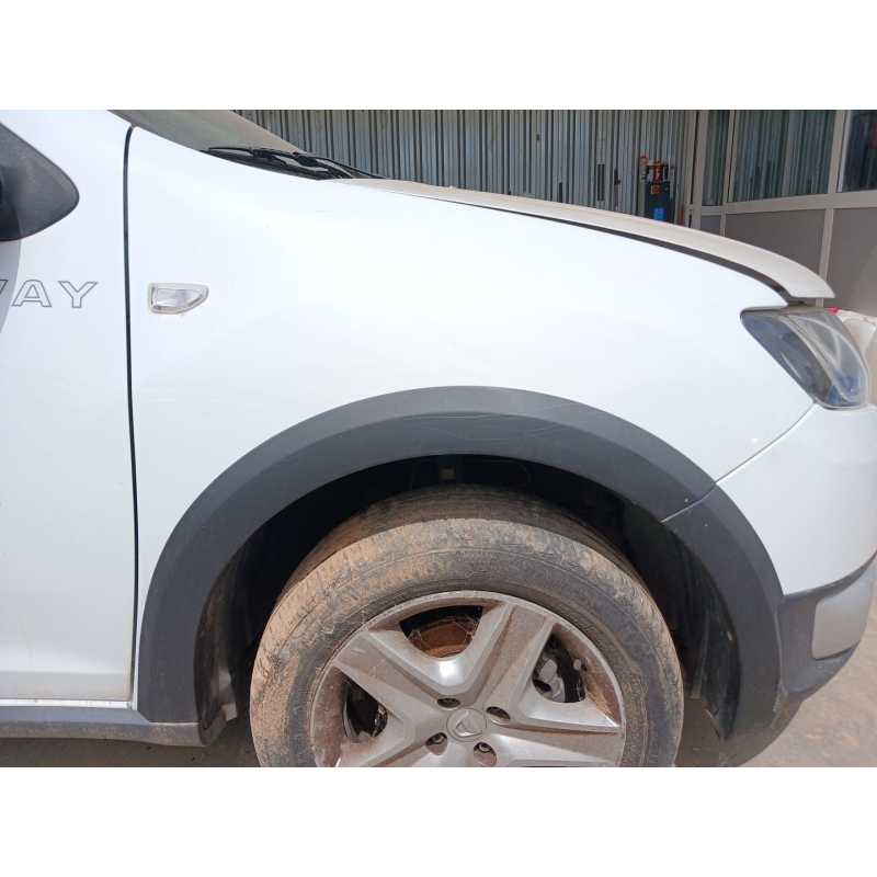 Recambio de aleta delantera derecha para dacia sandero stepway referencia OEM IAM   